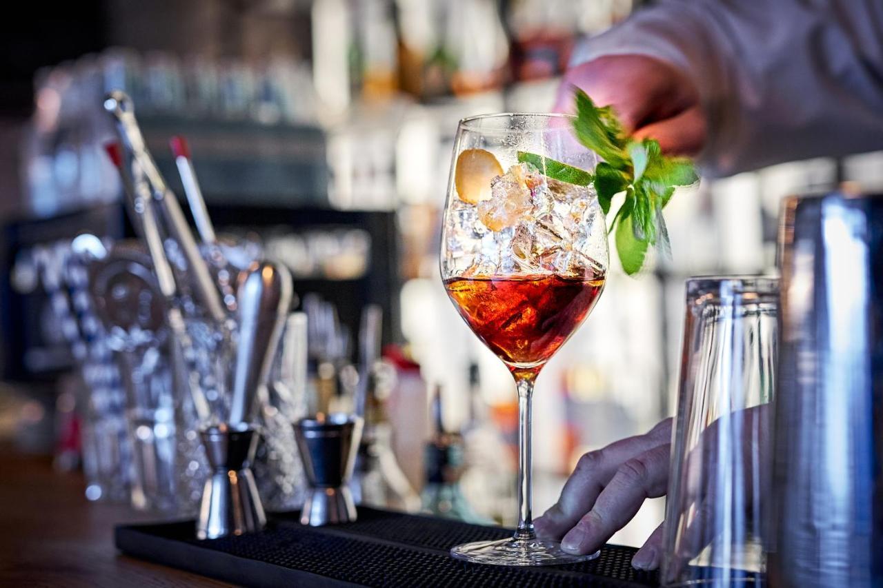 A-Rosa Ifen Hotel Kleinwalsertal Хиршегг Экстерьер фото A glass of Negroni