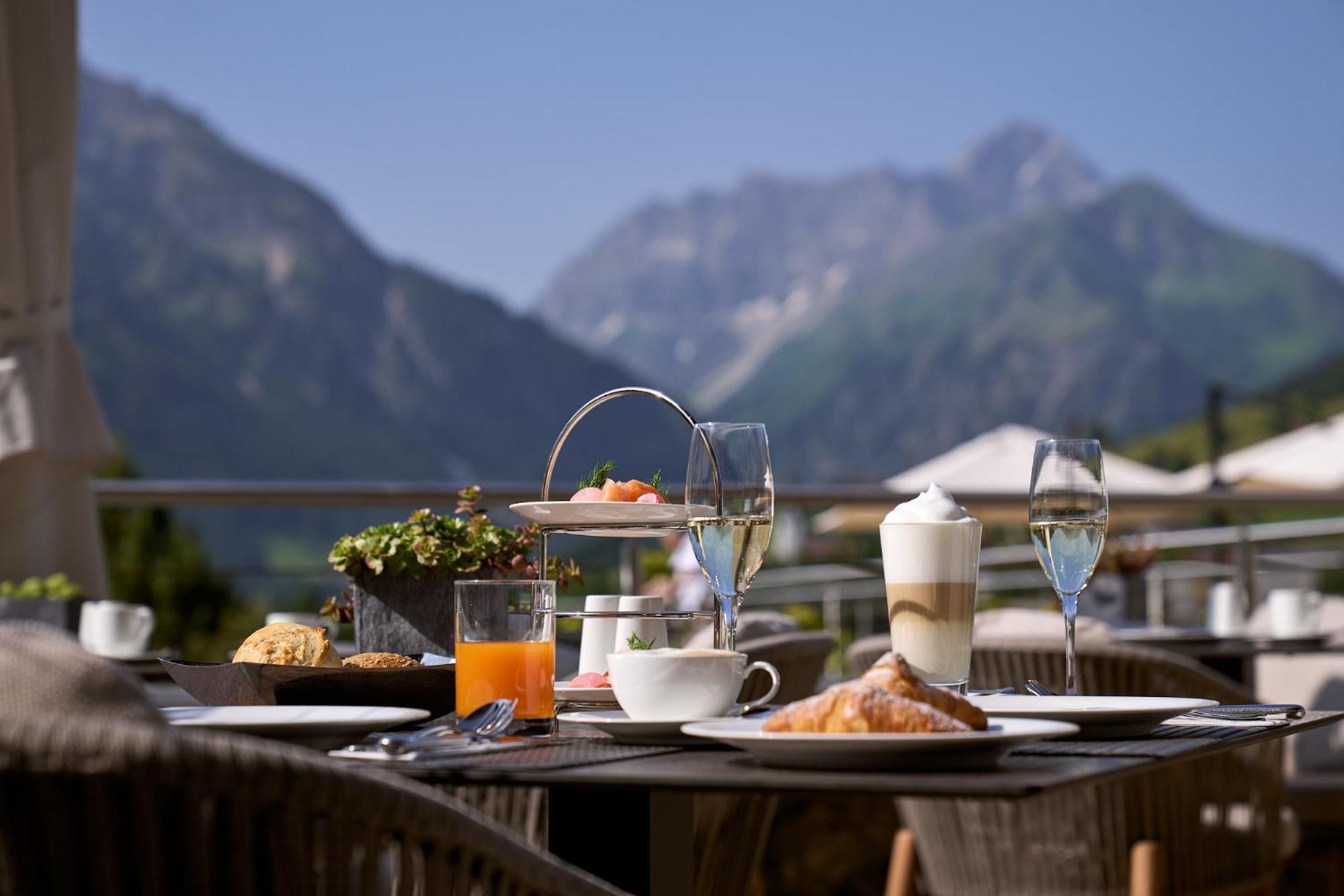A-Rosa Ifen Hotel Kleinwalsertal Хиршегг Экстерьер фото